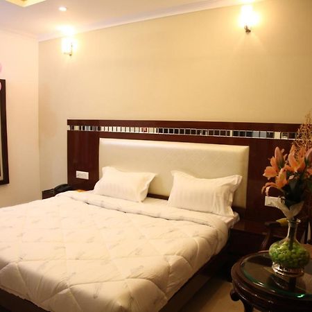 Hotel Dev Residency Vrindāvan Exteriér fotografie