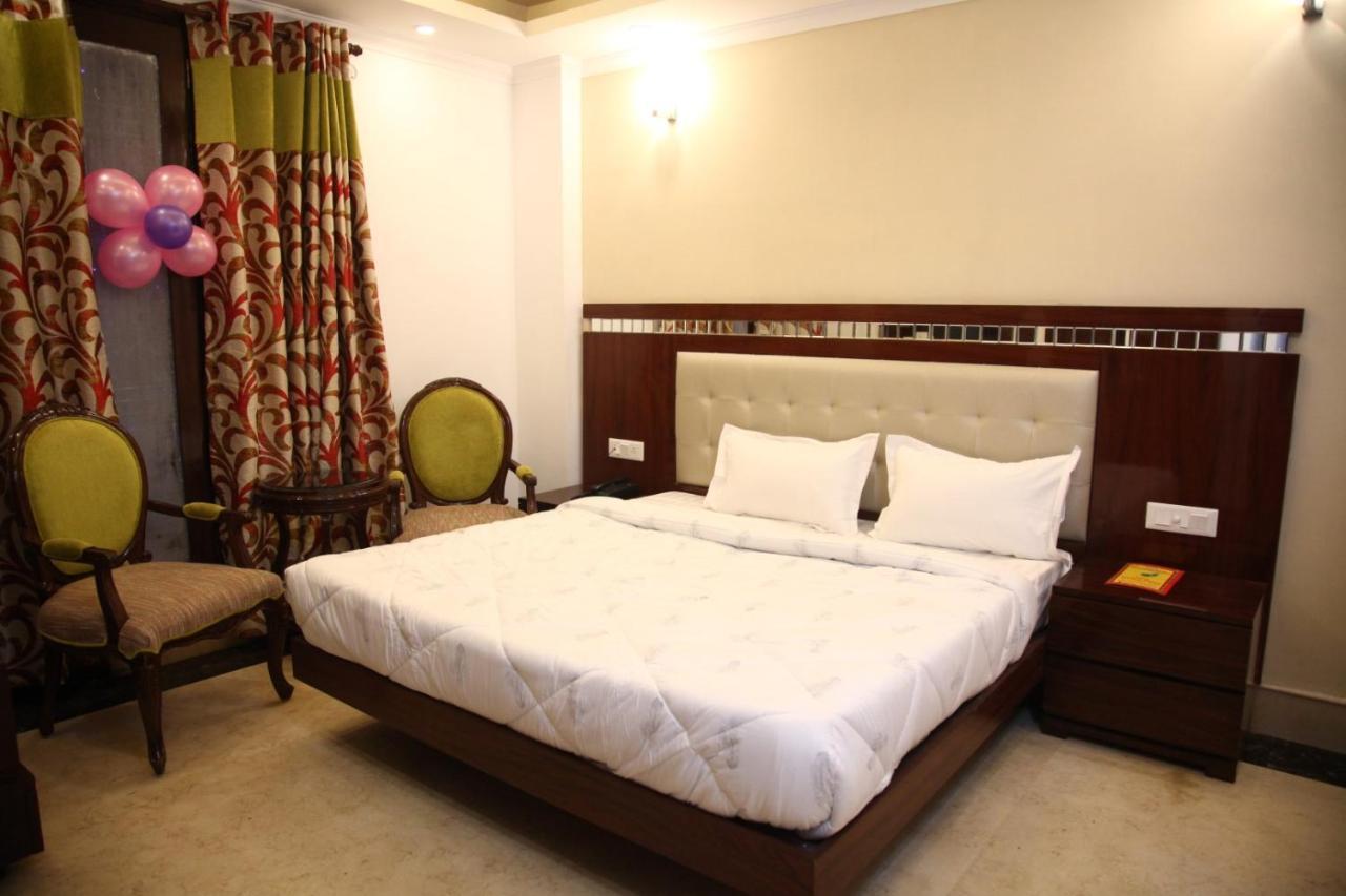 Hotel Dev Residency Vrindāvan Exteriér fotografie
